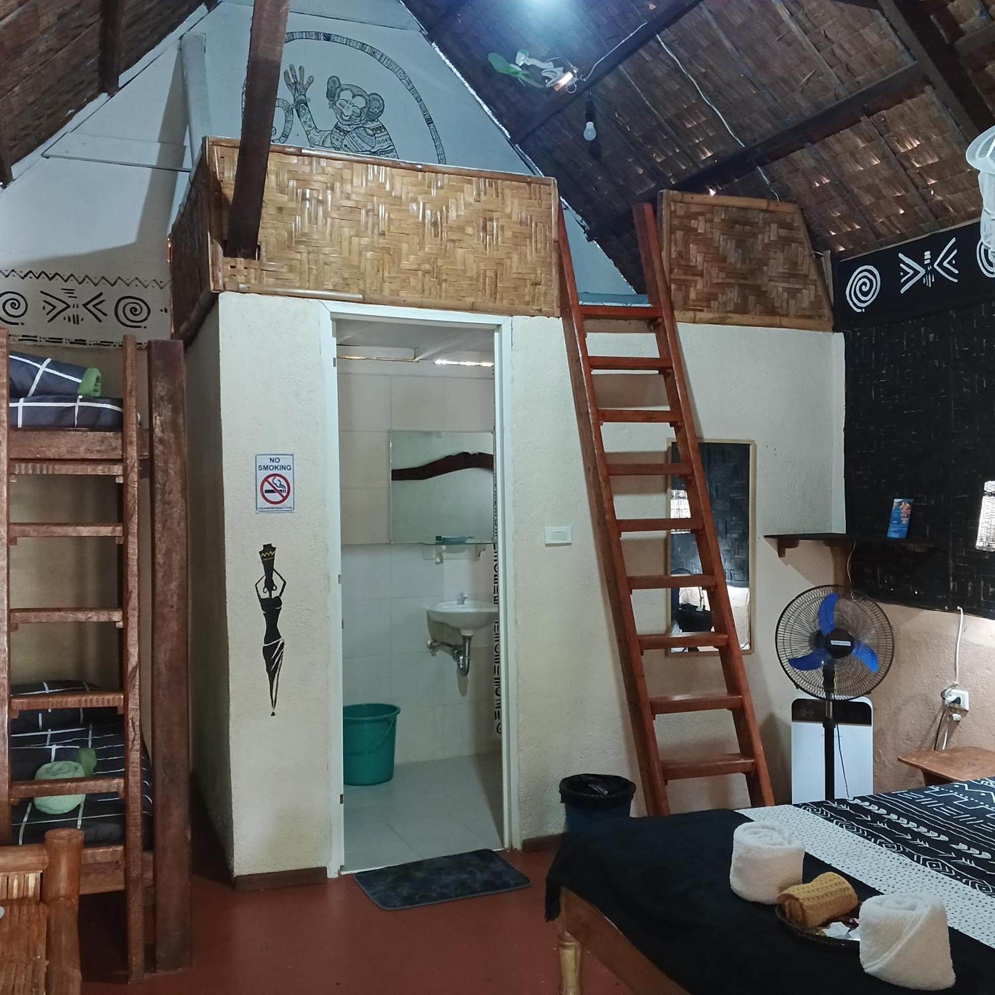 Two Crazy Monkeys Hotel Bakhawan Екстериор снимка