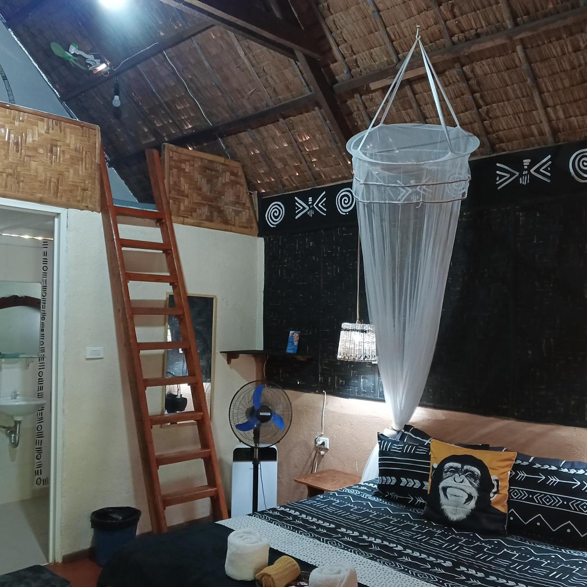 Two Crazy Monkeys Hotel Bakhawan Екстериор снимка