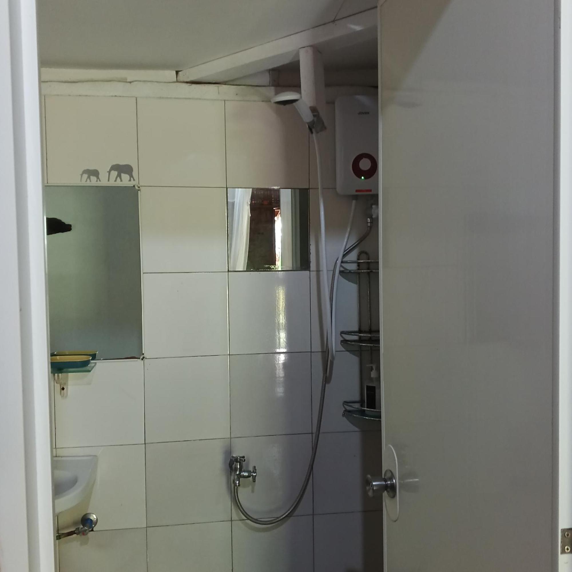 Two Crazy Monkeys Hotel Bakhawan Екстериор снимка