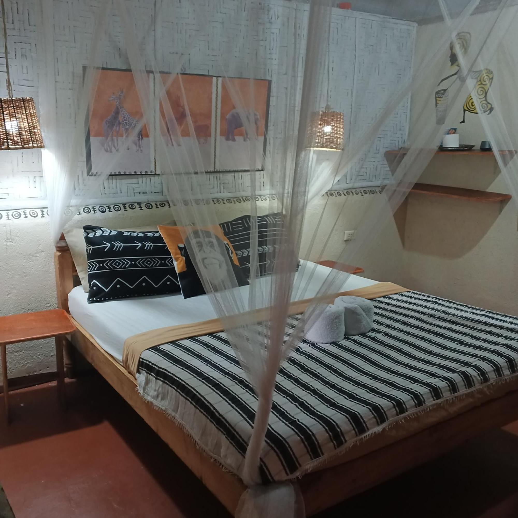 Two Crazy Monkeys Hotel Bakhawan Екстериор снимка